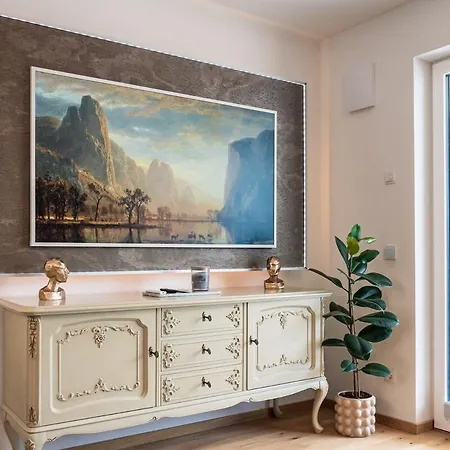 Apartment Exclusive Mit Balkon Und Wasserbett