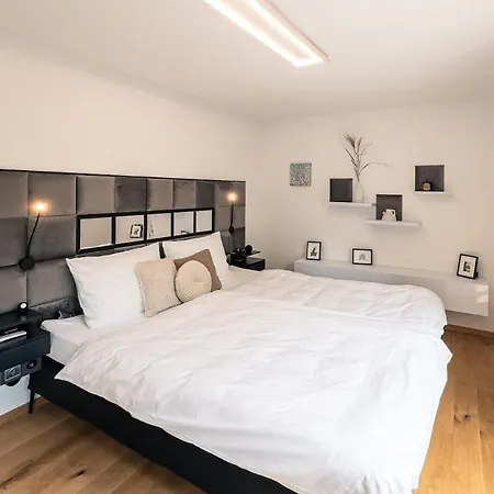 Daire Exclusive Mit Balkon Und Wasserbett
