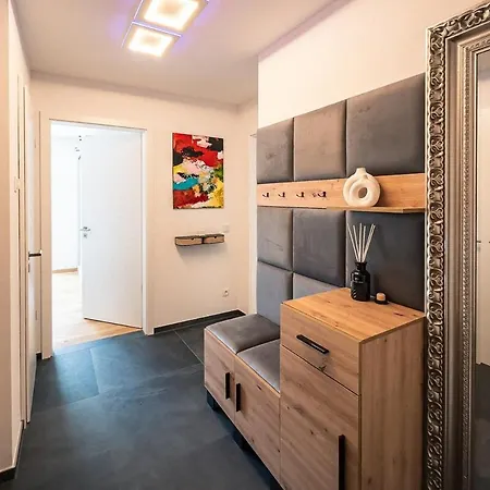 Exclusive Mit Balkon Und Wasserbett Daire *