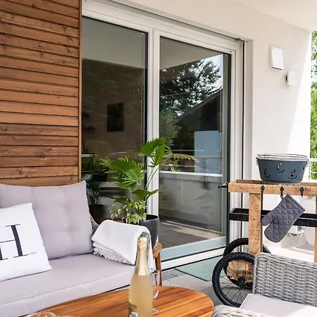 Exclusive Mit Balkon Und Wasserbett Apartment Kolbermoor