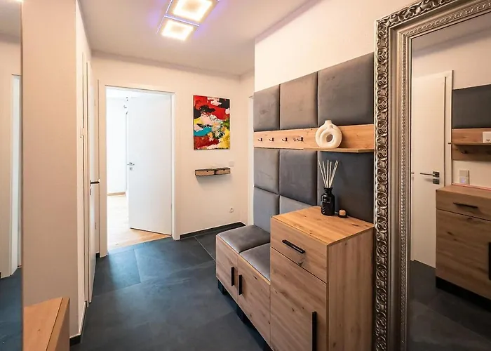 Exclusive Mit Balkon Und Wasserbett Apartamento *